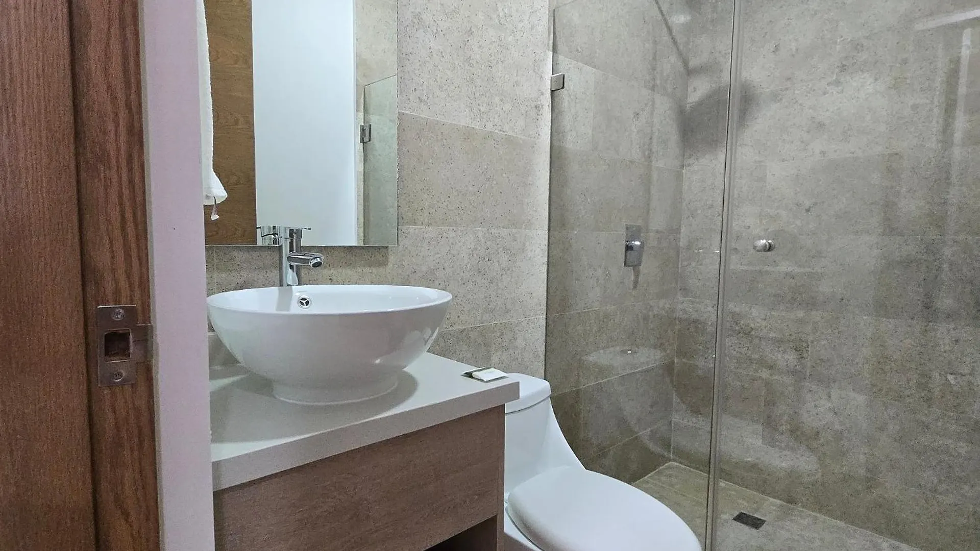 Modern Refuge Just Steps From 5Th Avenue Daire Playa del Carmen