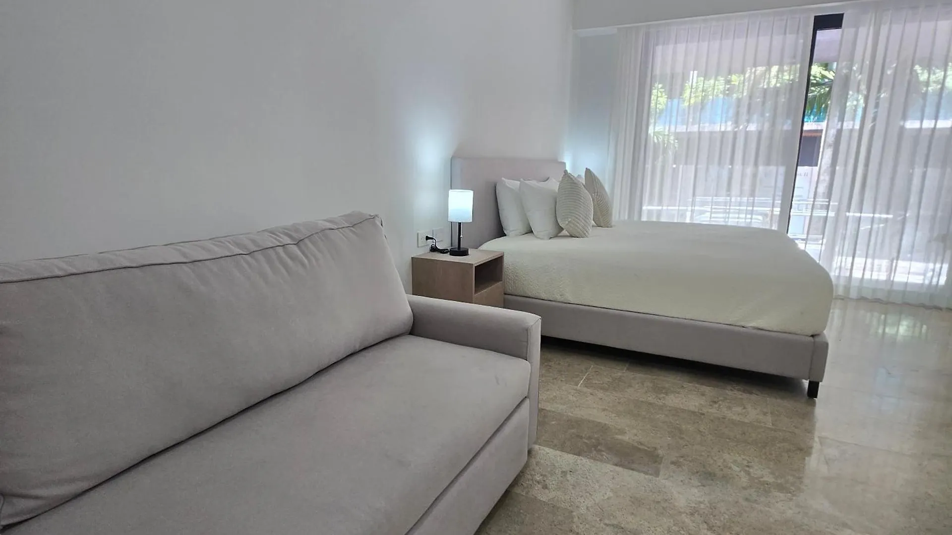 Modern Refuge Just Steps From 5Th Avenue Daire Playa del Carmen