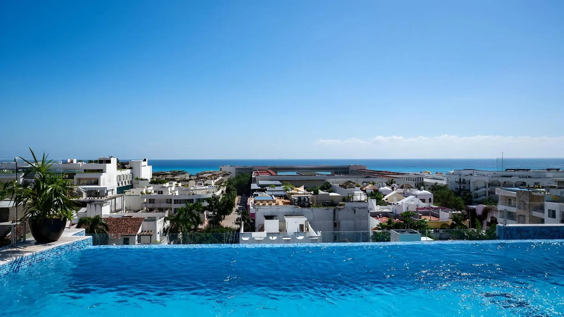 Modern Refuge Just Steps From 5Th Avenue Daire Playa del Carmen